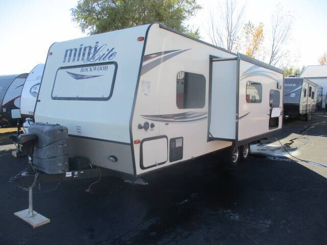 2016 FOREST RIVER Real-lite / Rockwood Lite Weight Trailers