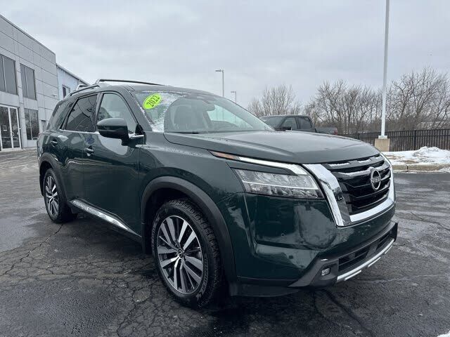 2022 NISSAN Pathfinder
