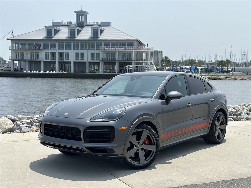 2022 PORSCHE Cayenne