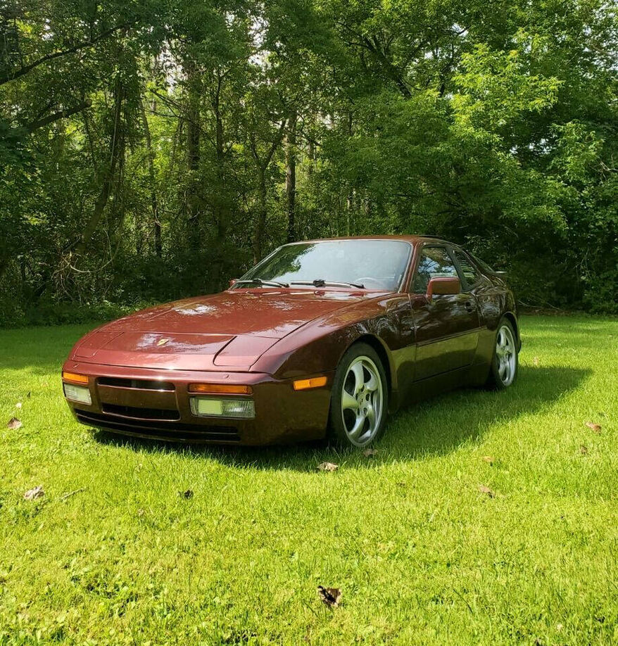 1987 PORSCHE 944
