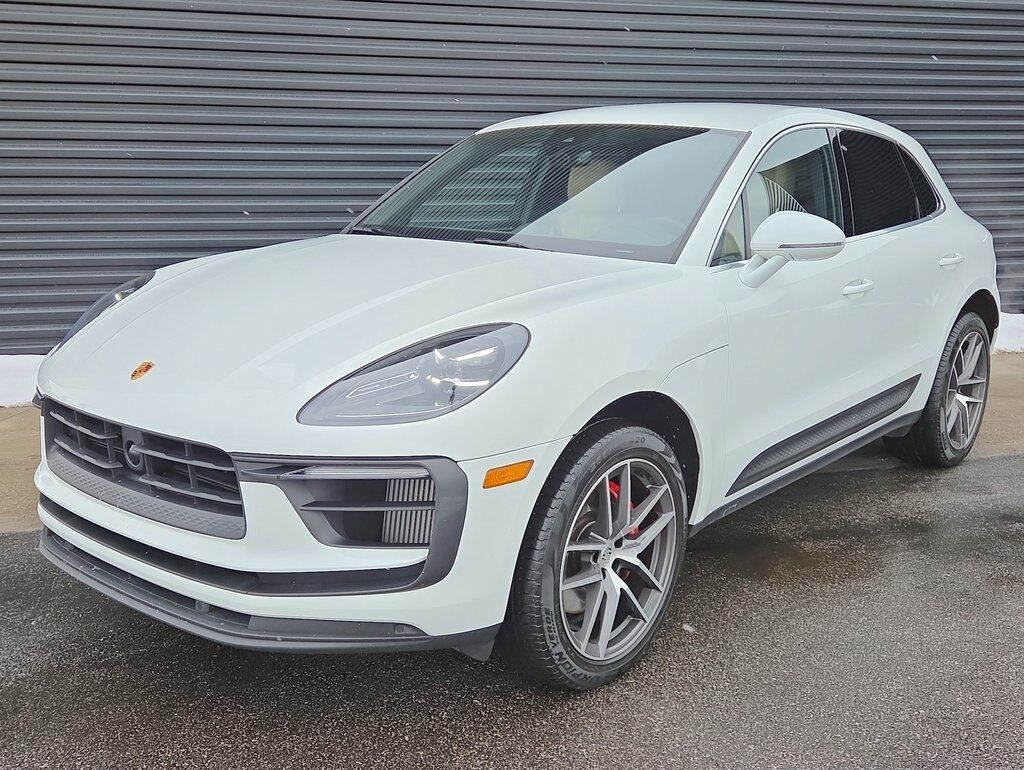 2023 PORSCHE Macan