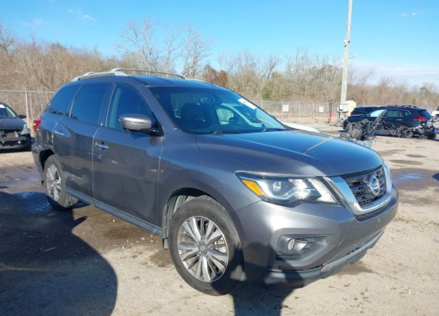 2017 NISSAN Pathfinder