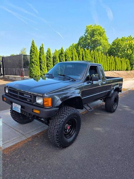1988 TOYOTA Pick-Up