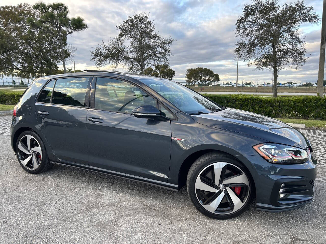 2020 VOLKSWAGEN Golf GTI