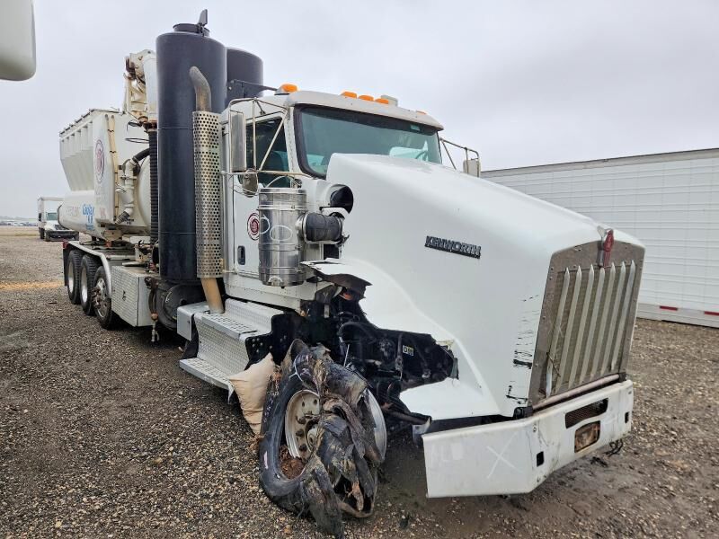 2013 KENWORTH T8 Series