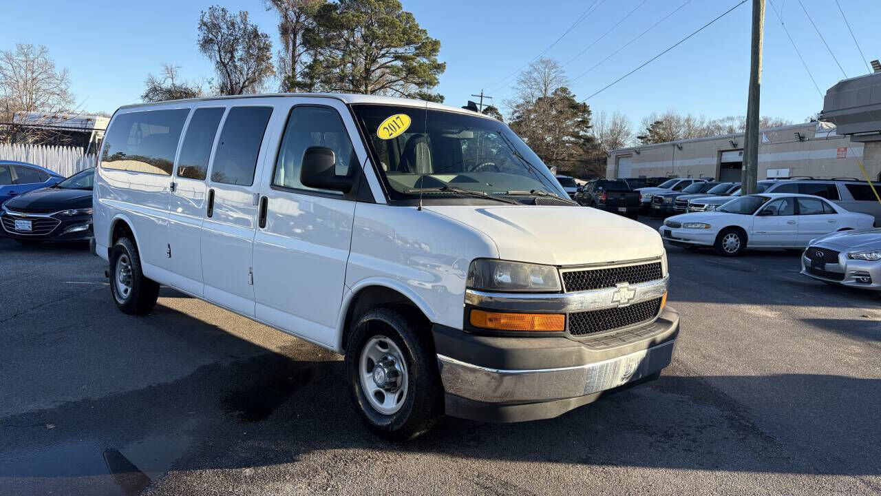 2017 CHEVROLET Express