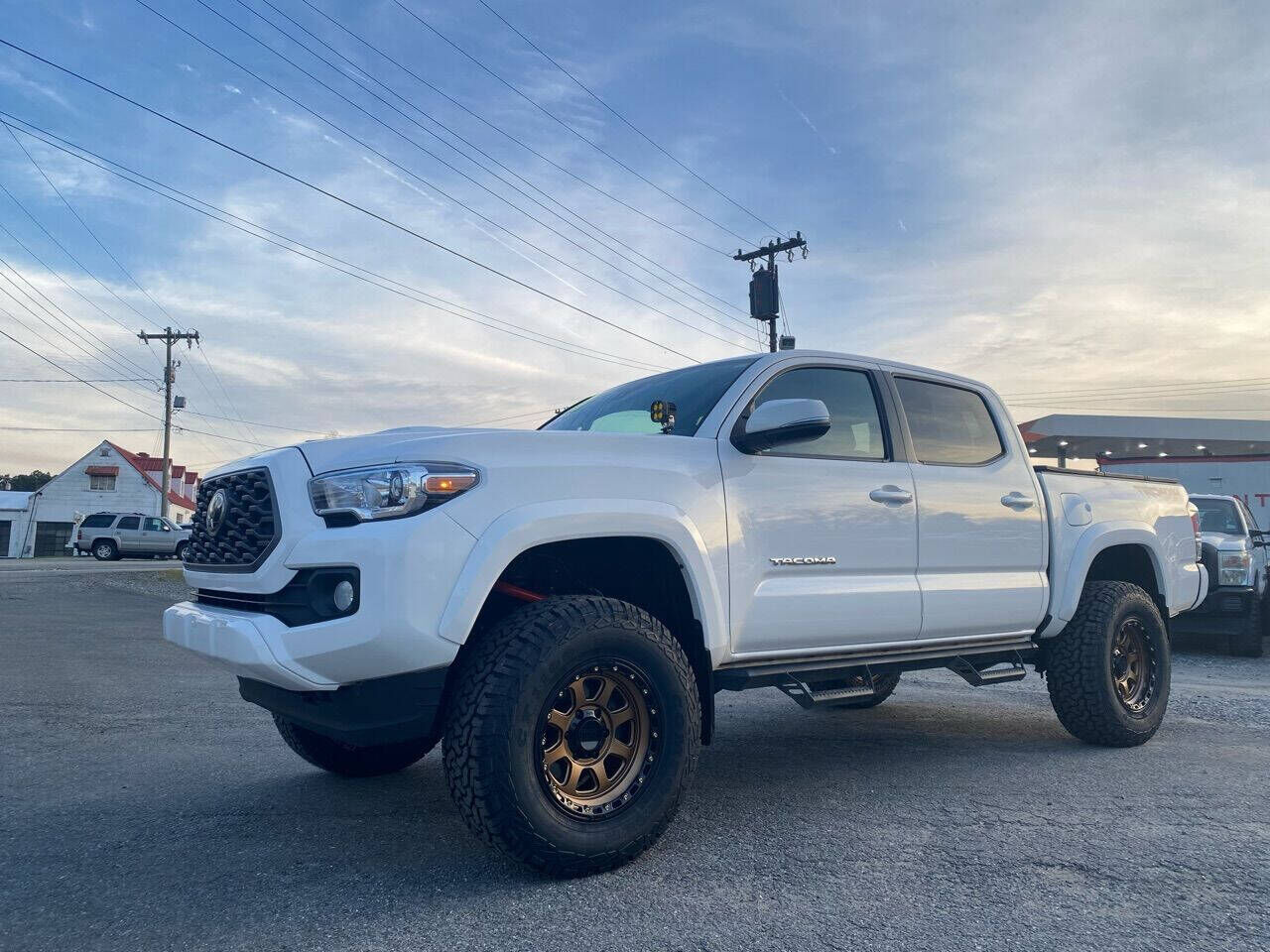2020 TOYOTA Tacoma