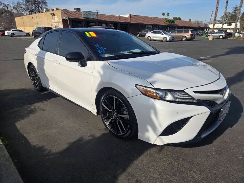 2018 TOYOTA Camry