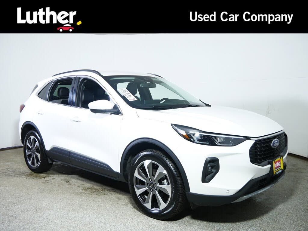 2024 FORD Escape