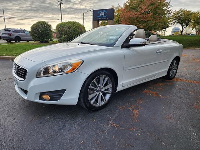 2011 VOLVO C70
