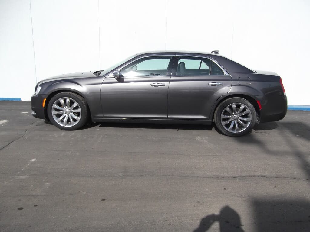 2018 CHRYSLER 300