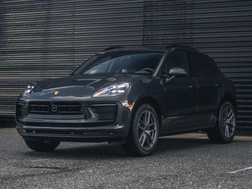 2025 PORSCHE Macan