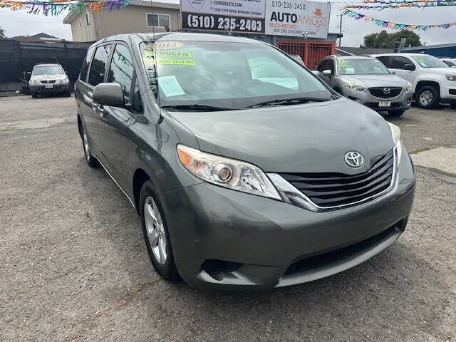2012 TOYOTA Sienna