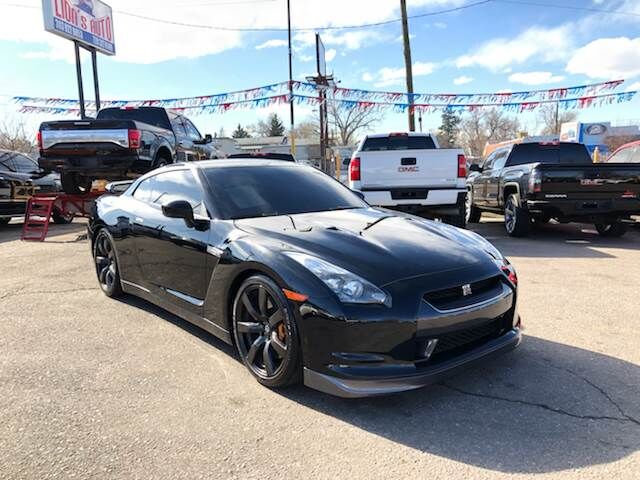 2010 NISSAN GT-R