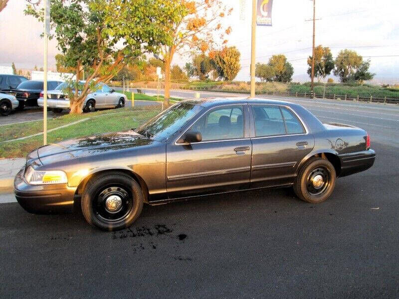 2010 FORD Crown Victoria