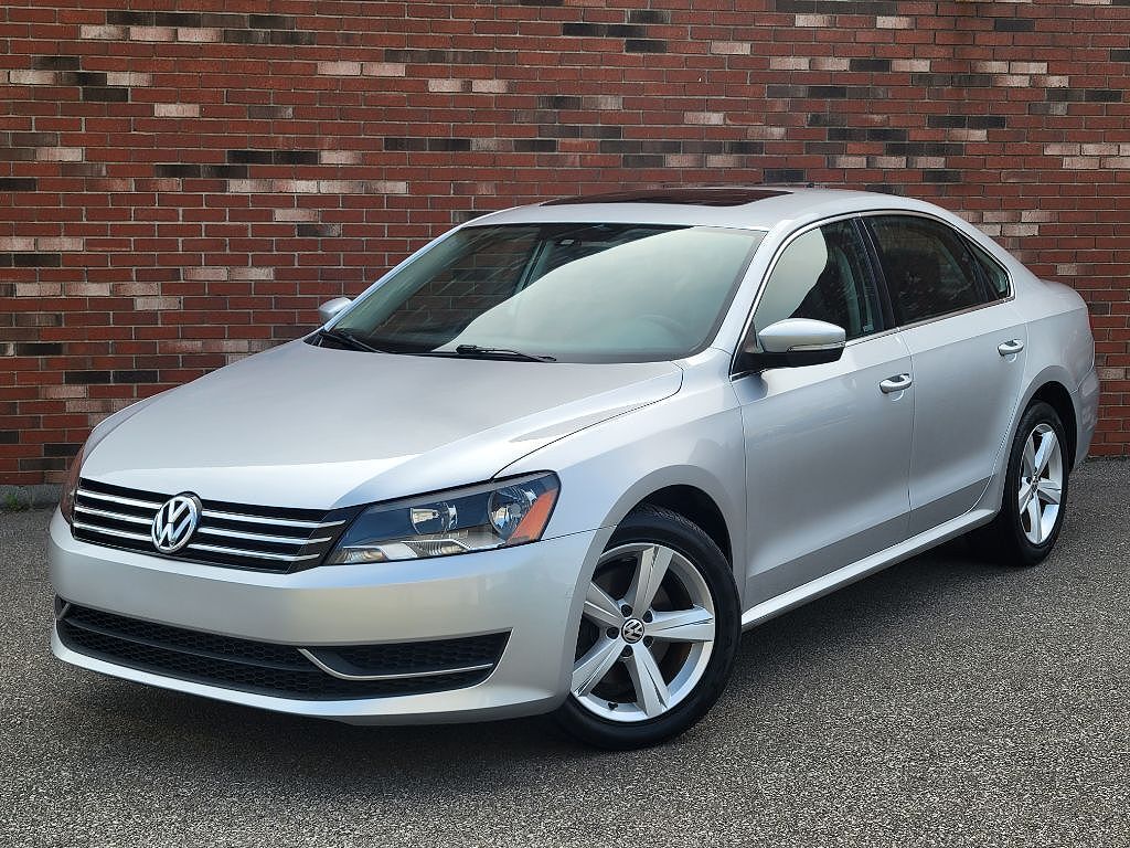 2013 VOLKSWAGEN Passat