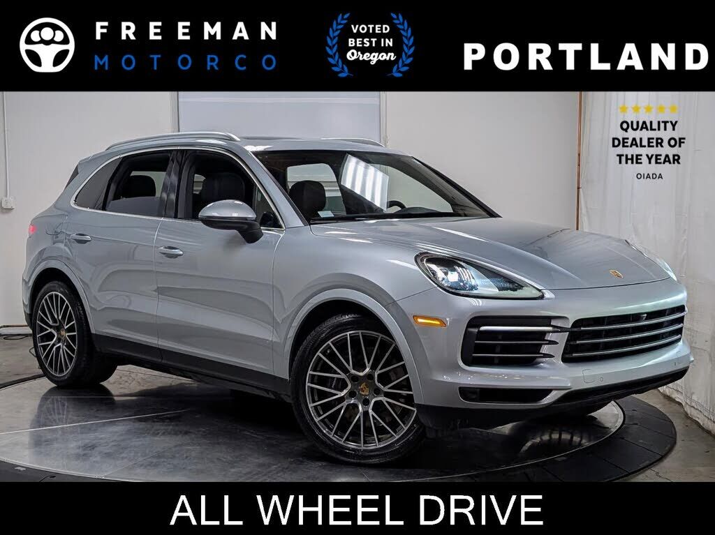 2023 PORSCHE Cayenne