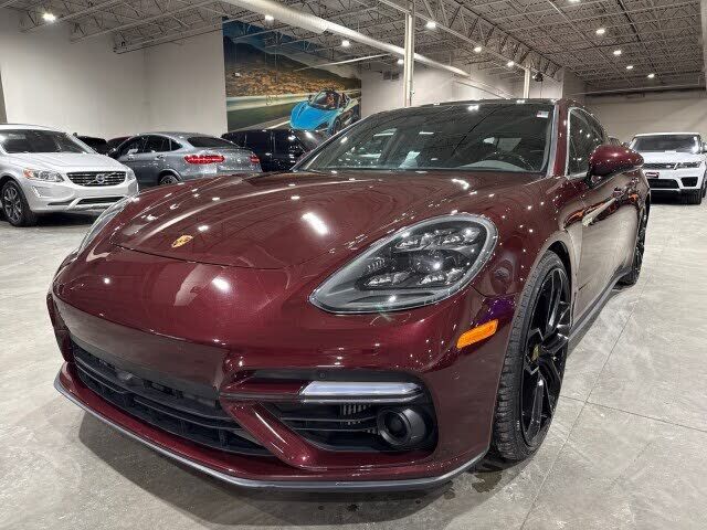 2018 PORSCHE Panamera