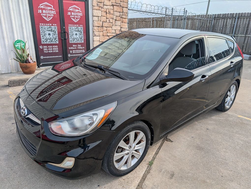 2012 HYUNDAI Accent