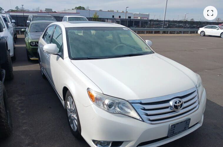 2011 TOYOTA Avalon