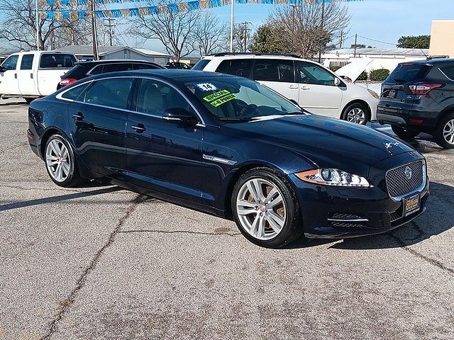 Jaguar XJ