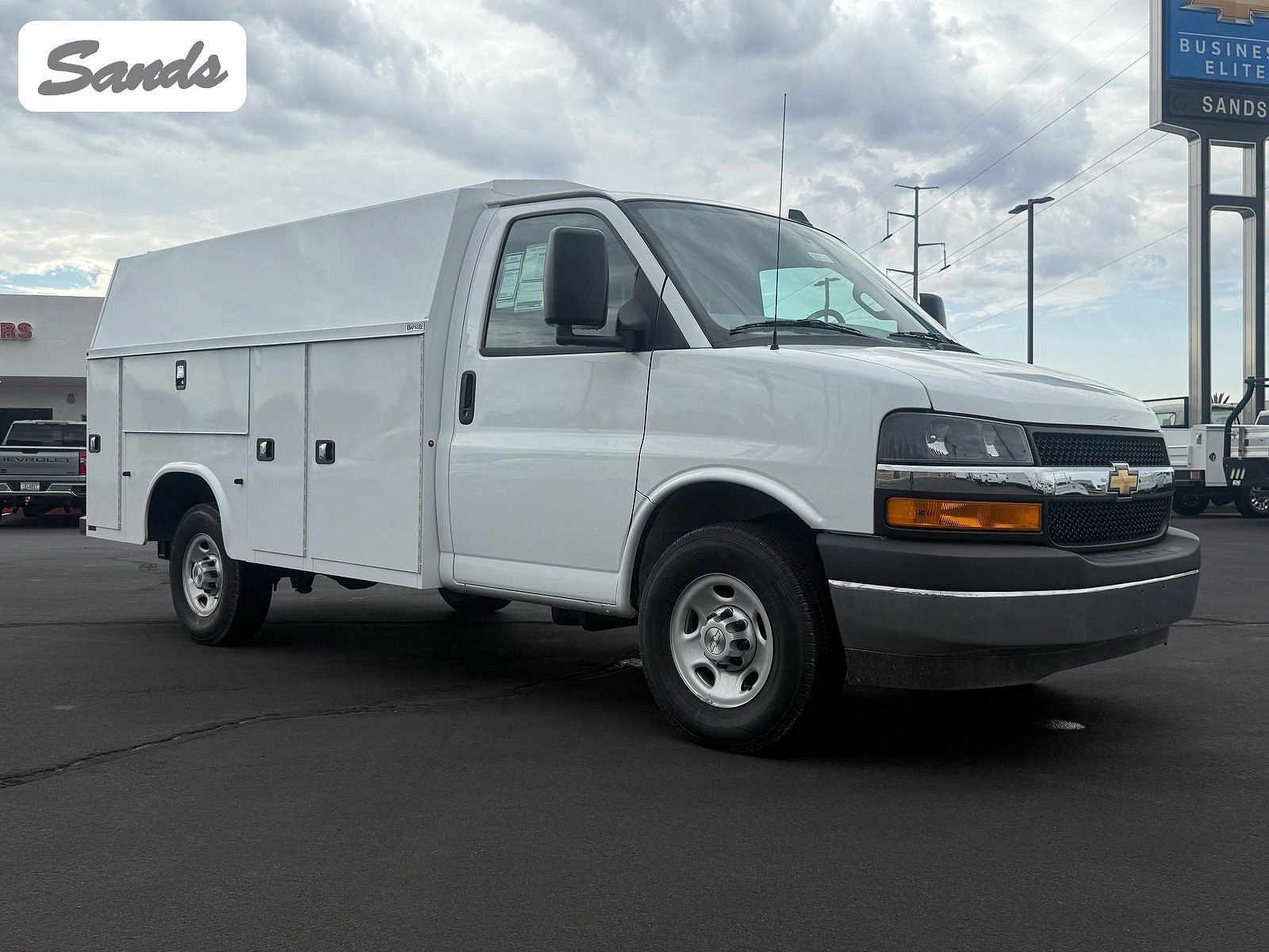 2025 CHEVROLET Express