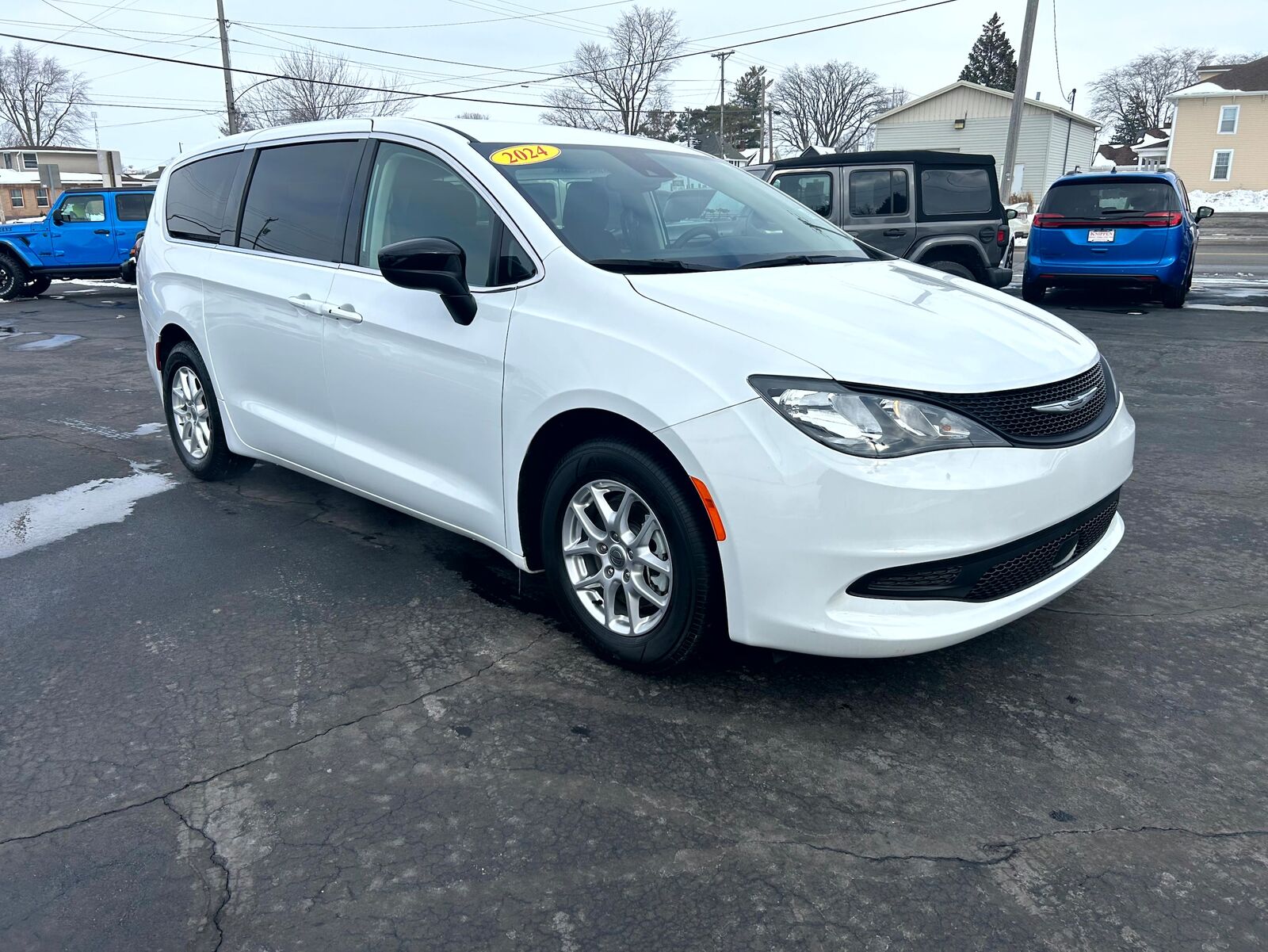 2024 CHRYSLER Voyager