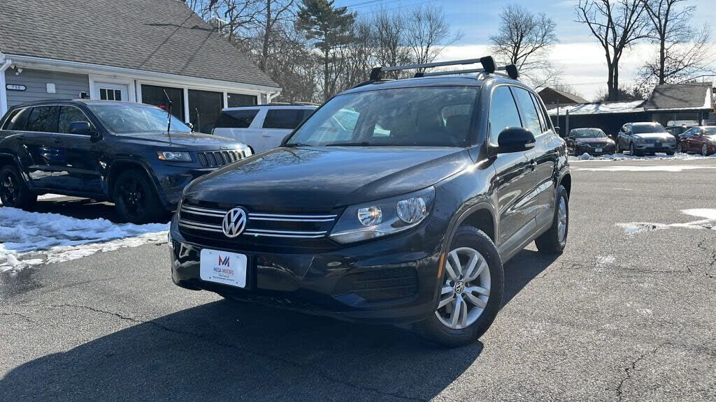 2016 VOLKSWAGEN Tiguan