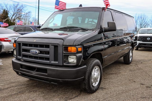 2013 FORD E-350