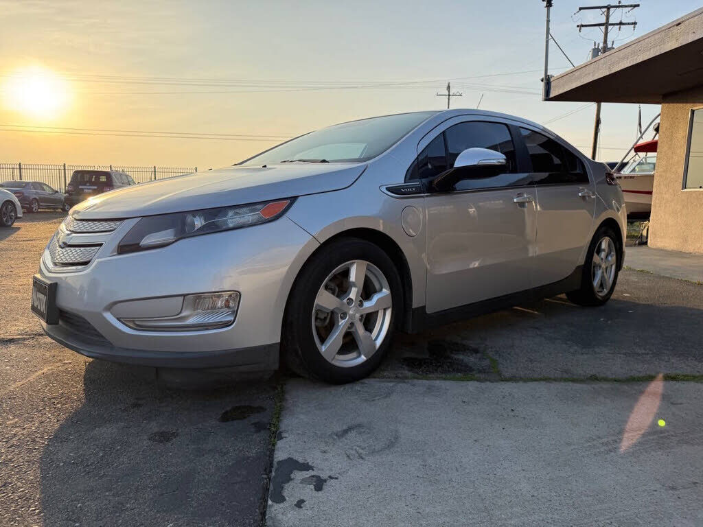 2013 CHEVROLET Volt
