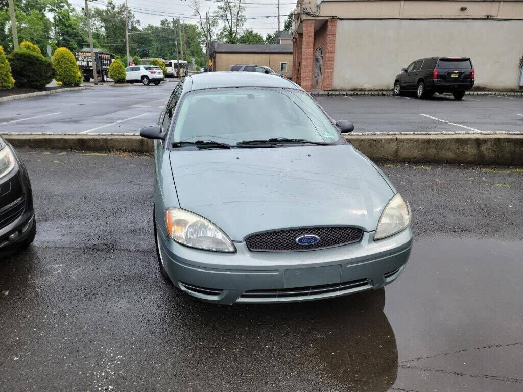 2006 FORD Taurus