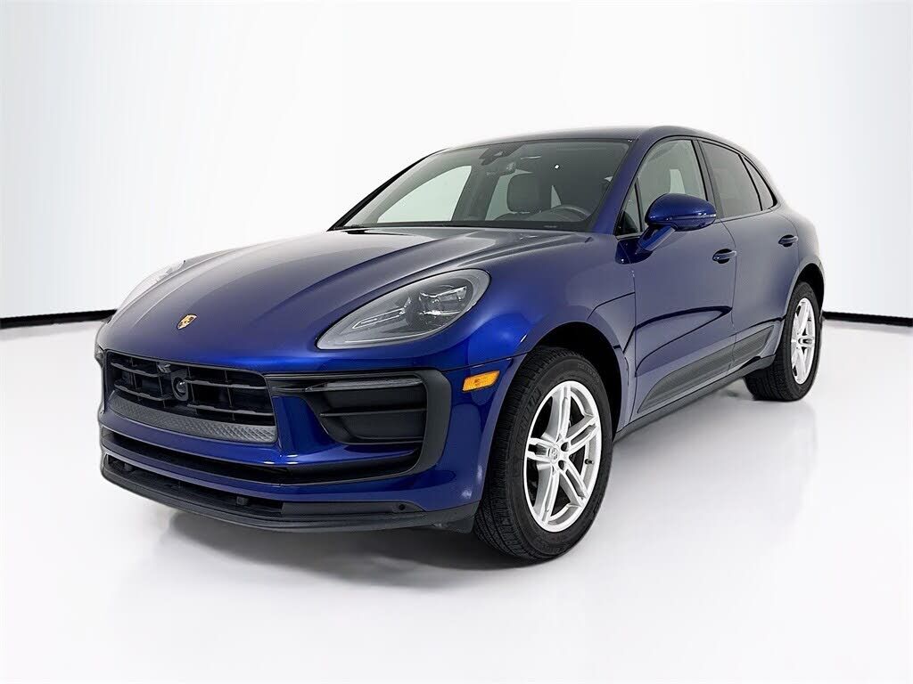 2024 PORSCHE Macan