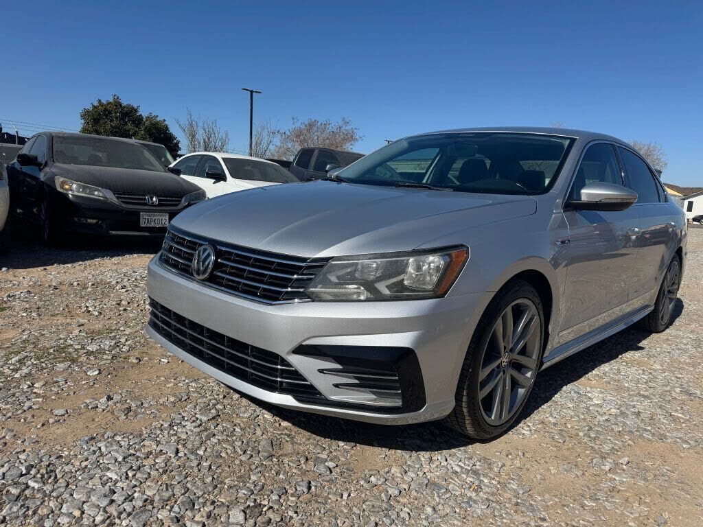 2017 VOLKSWAGEN Passat