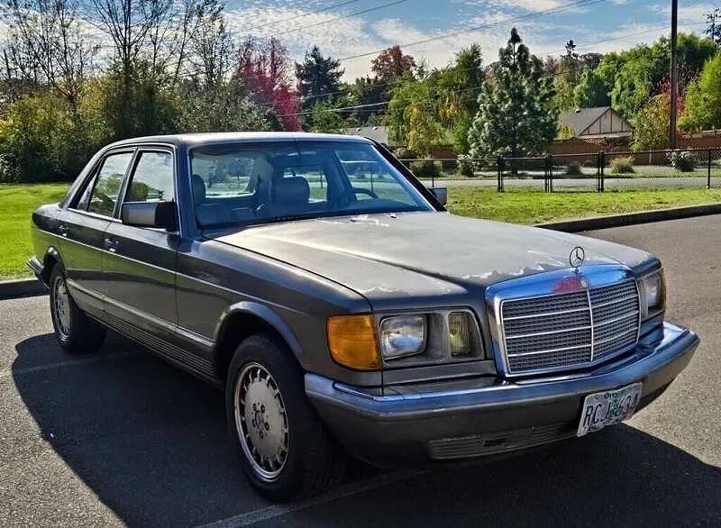 1982 MERCEDES-BENZ 300