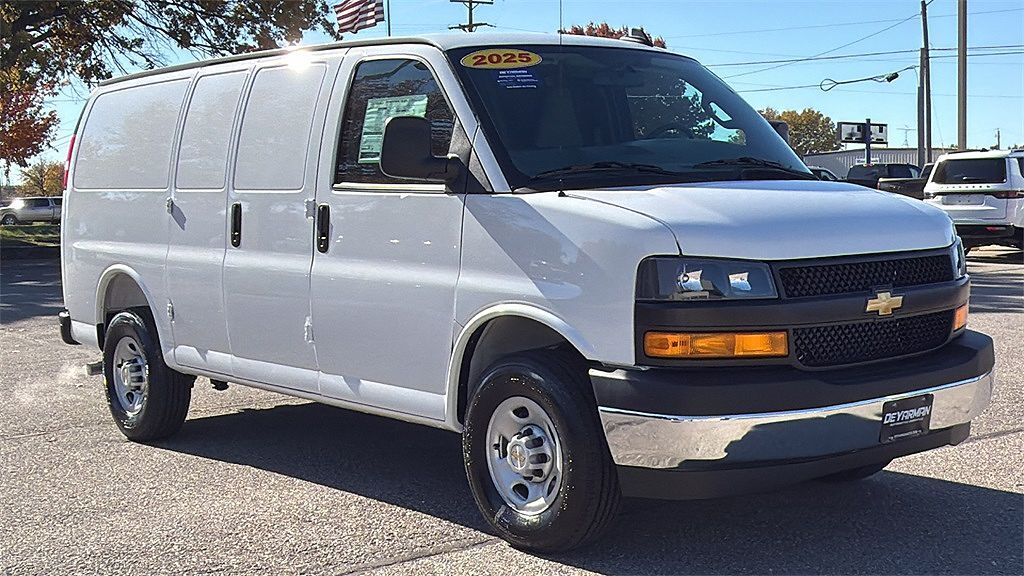 2025 CHEVROLET Express