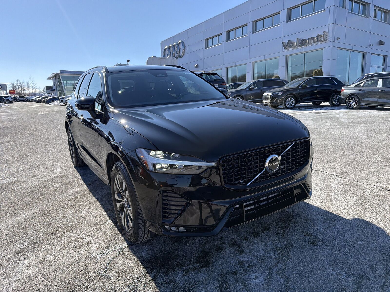 2025 VOLVO XC60