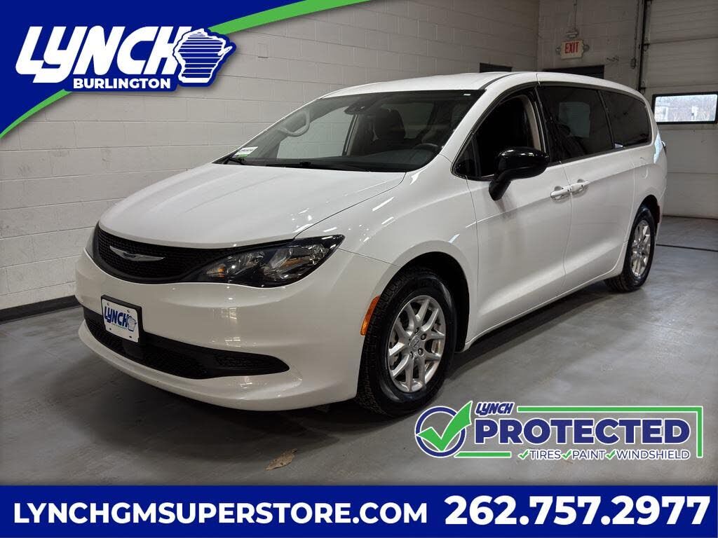 2024 CHRYSLER Voyager