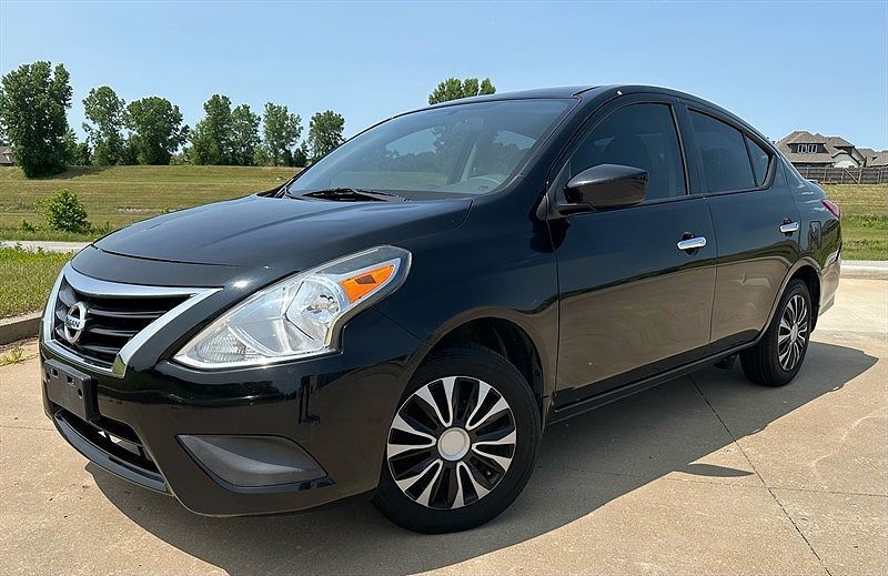 2016 NISSAN Versa