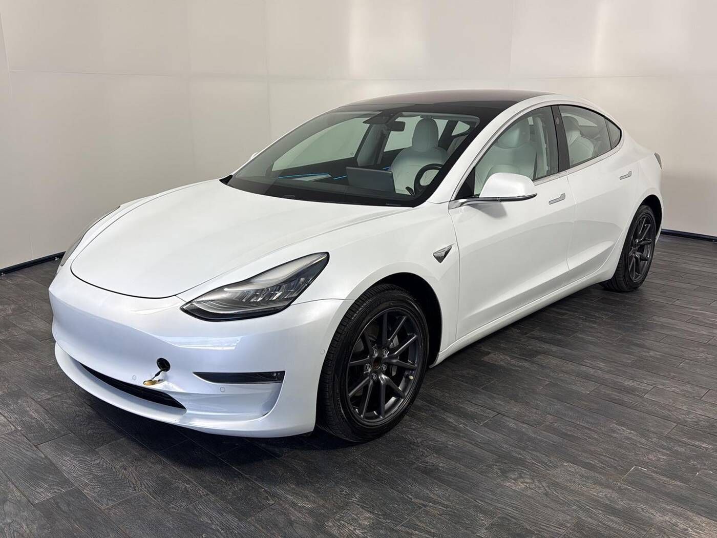2018 TESLA Model 3