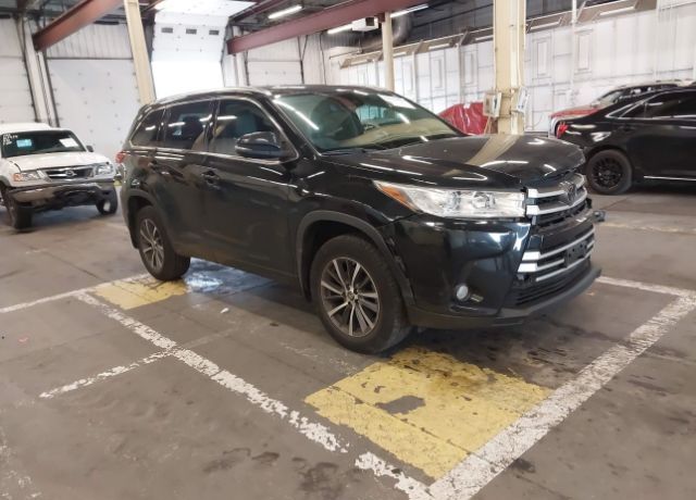 2018 TOYOTA Highlander