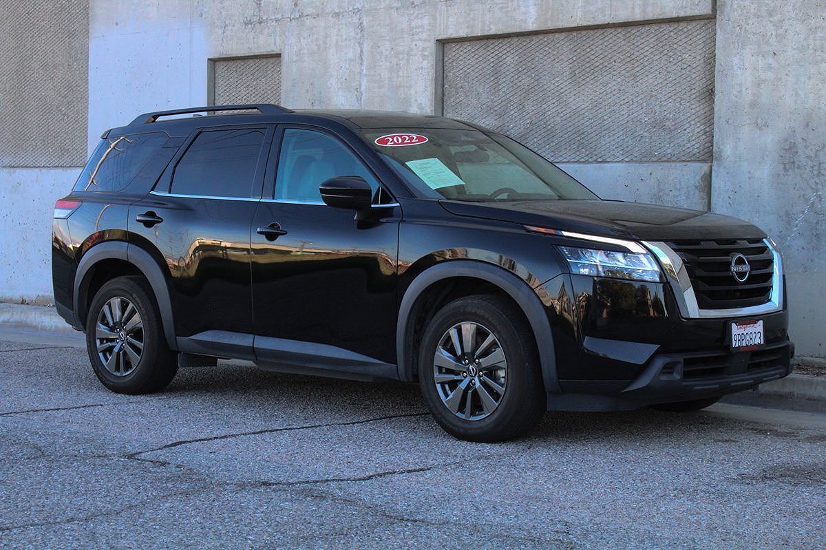 2022 NISSAN Pathfinder