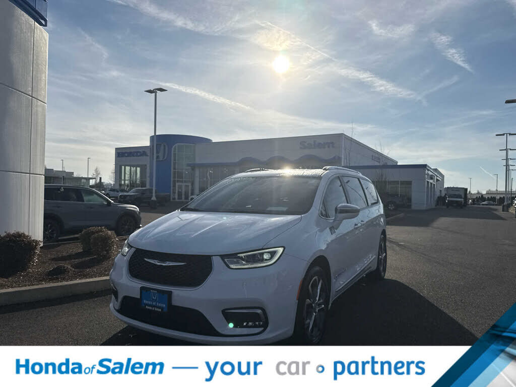 2022 CHRYSLER Pacifica