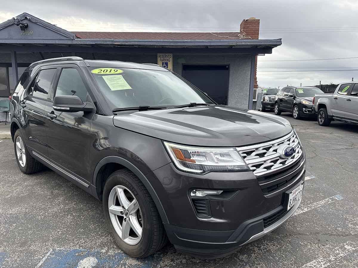 2019 FORD Explorer