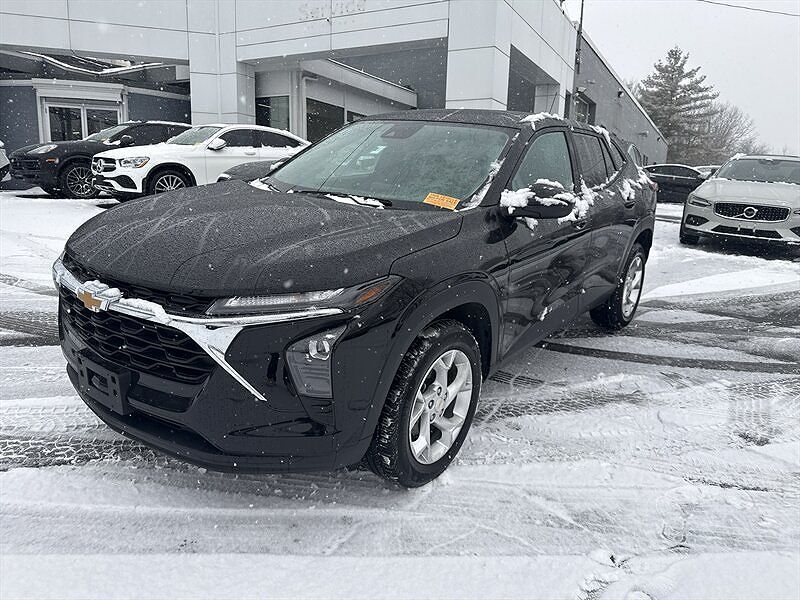 2025 CHEVROLET Trax