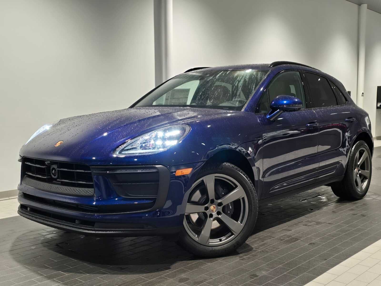 2026 PORSCHE Macan