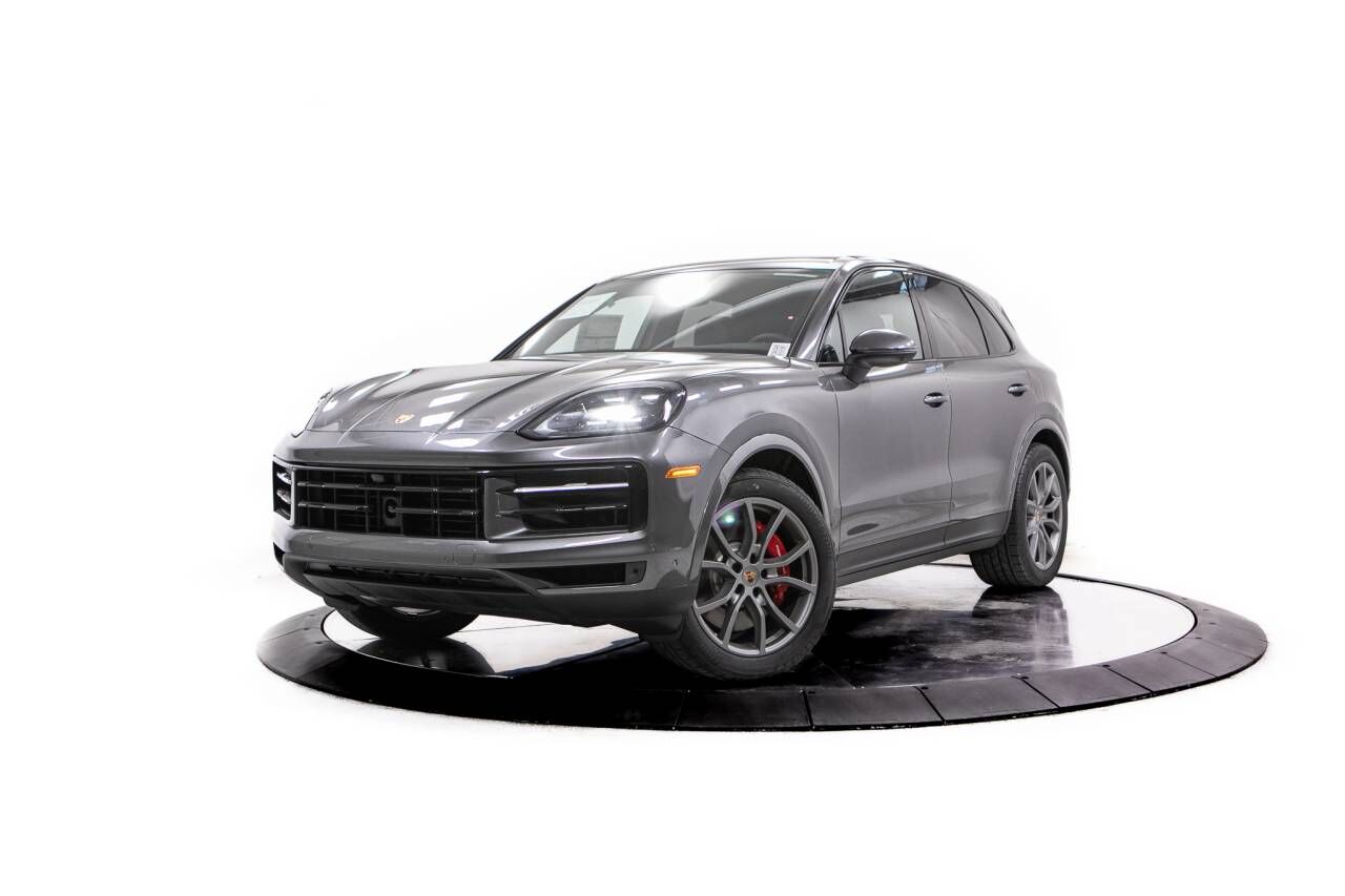 2026 PORSCHE Cayenne