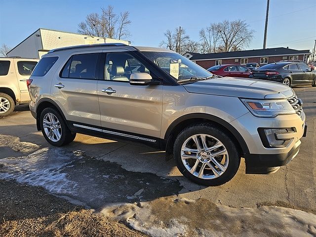 2017 FORD Explorer