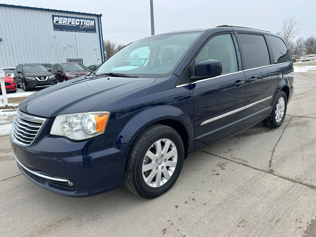 2015 CHRYSLER Town and Country