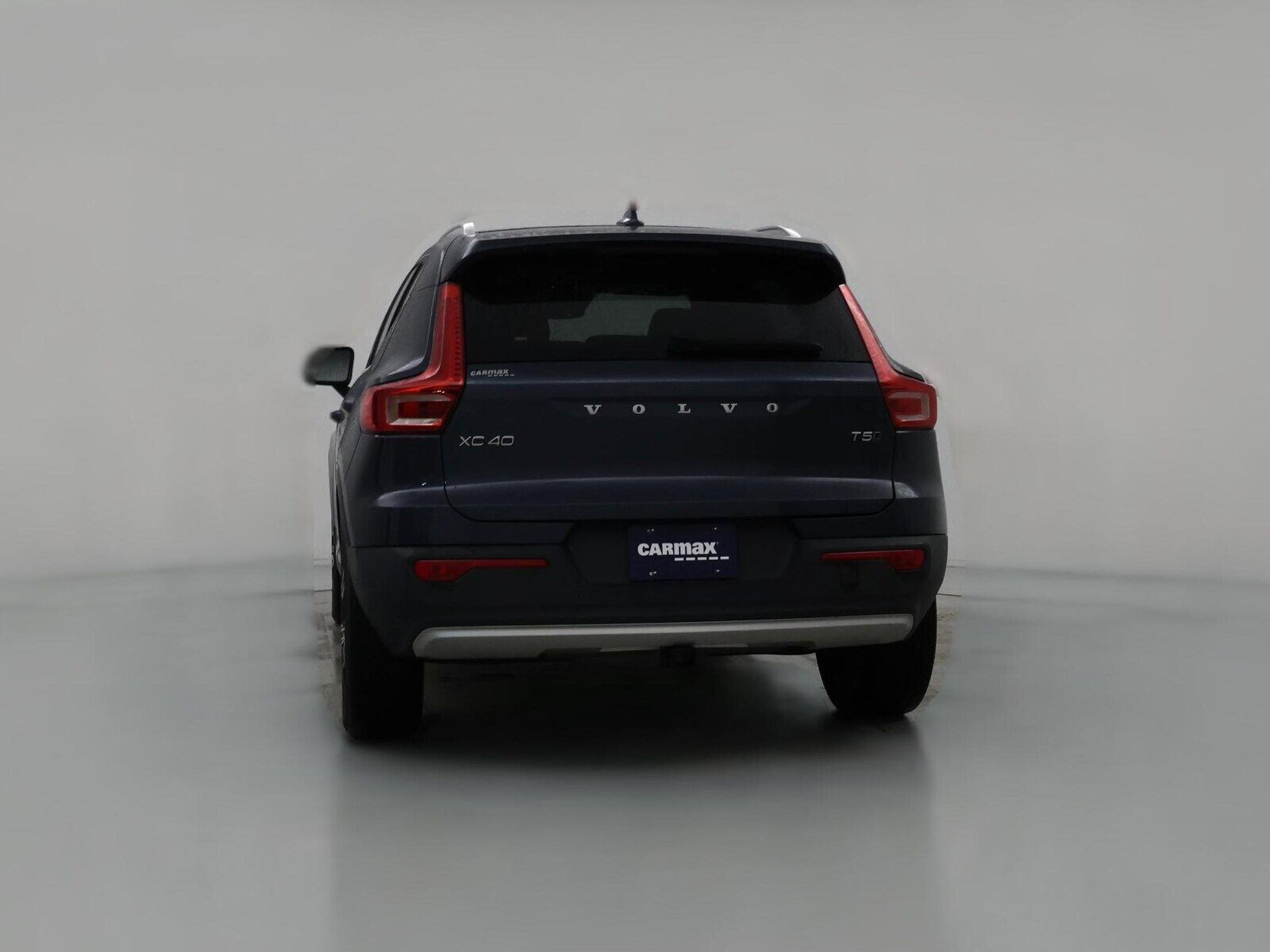 2022 VOLVO XC40