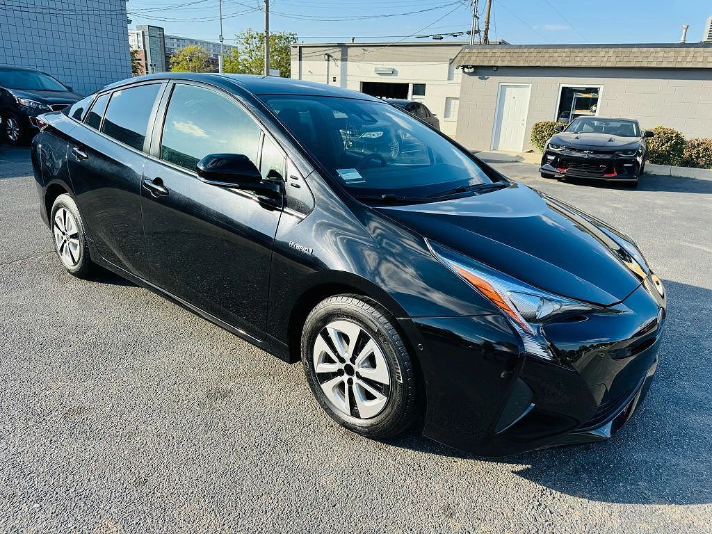 2017 TOYOTA PRIUS